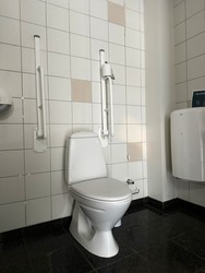 Scandic Kolding - Toilet next to Mjølner and Mimer